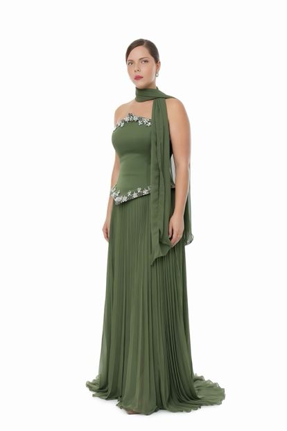 فستان سهرة كاكي اللون بدون حمالات بمقاسات كبيرة